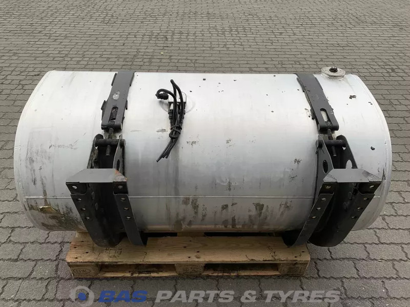 Volvo Brandstoftank Volvo 610 Liter G0000172 - Fuel tank for Truck: picture 3 Volvo Brandstoftank Volvo 610 Liter G0000172 - Fuel tank for Truck: picture 3