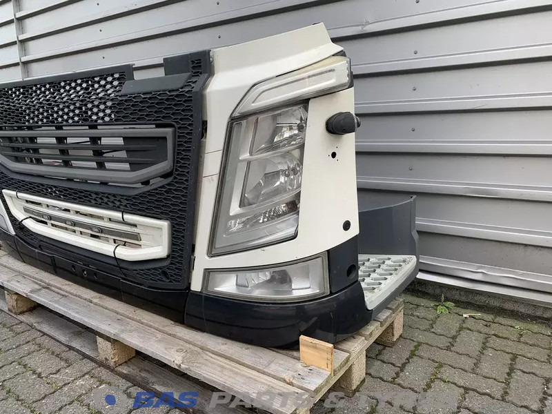 Volvo FH4 Bumper Volvo 82137660 - Bumper for Truck: picture 2 Volvo FH4 Bumper Volvo 82137660 - Bumper for Truck: picture 2