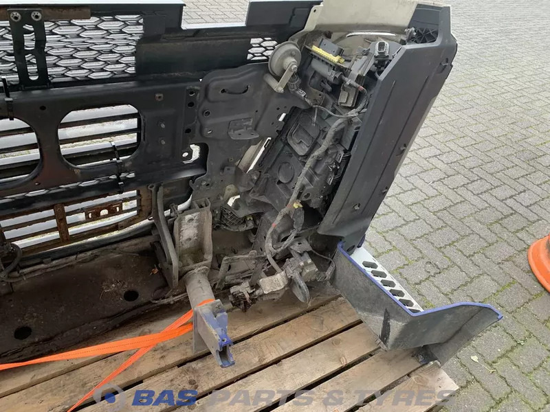 Volvo FH4 Bumper Volvo 82137660 - Bumper for Truck: picture 5 Volvo FH4 Bumper Volvo 82137660 - Bumper for Truck: picture 5