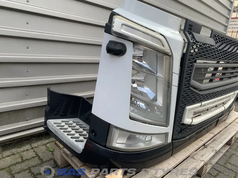 Volvo FH4 Bumper Volvo 82137660 - Bumper for Truck: picture 3 Volvo FH4 Bumper Volvo 82137660 - Bumper for Truck: picture 3