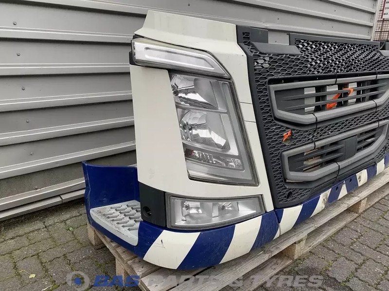 Volvo FH4 Bumper Volvo 82137660 - Bumper for Truck: picture 3 Volvo FH4 Bumper Volvo 82137660 - Bumper for Truck: picture 3