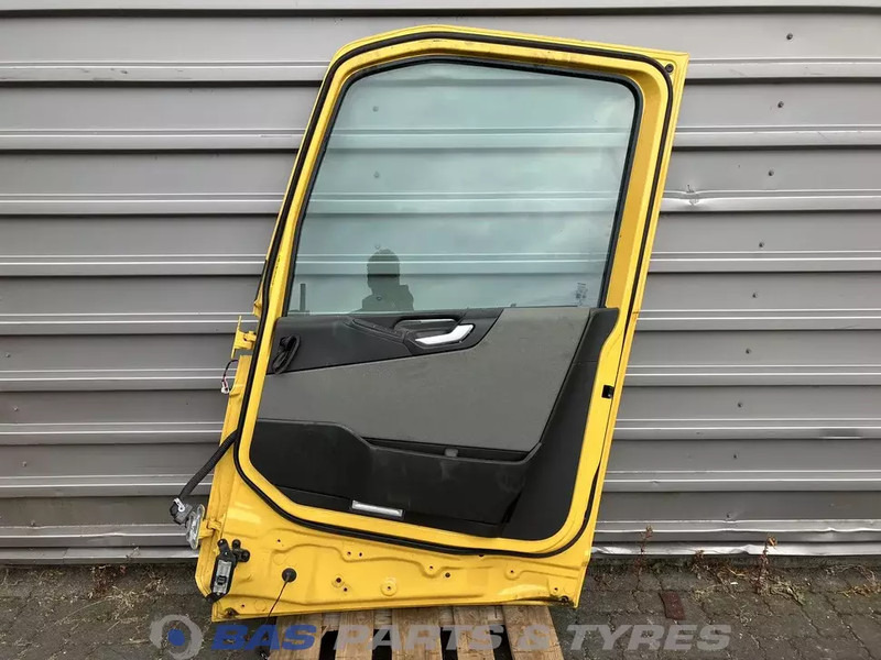 Volvo FH4B - Door and parts for Truck: picture 2 Volvo FH4B - Door and parts for Truck: picture 2