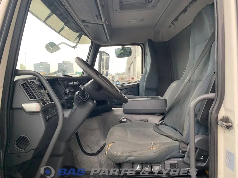 Volvo FM3 Volvo Day Cab L1EH1 20492720 - Cab and interior for Truck: picture 5 Volvo FM3 Volvo Day Cab L1EH1 20492720 - Cab and interior for Truck: picture 5