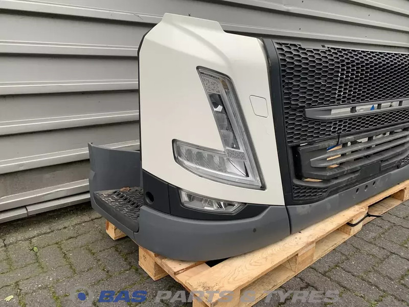 Volvo FM5 Bumper Volvo 84274554 - Bumper for Truck: picture 3 Volvo FM5 Bumper Volvo 84274554 - Bumper for Truck: picture 3