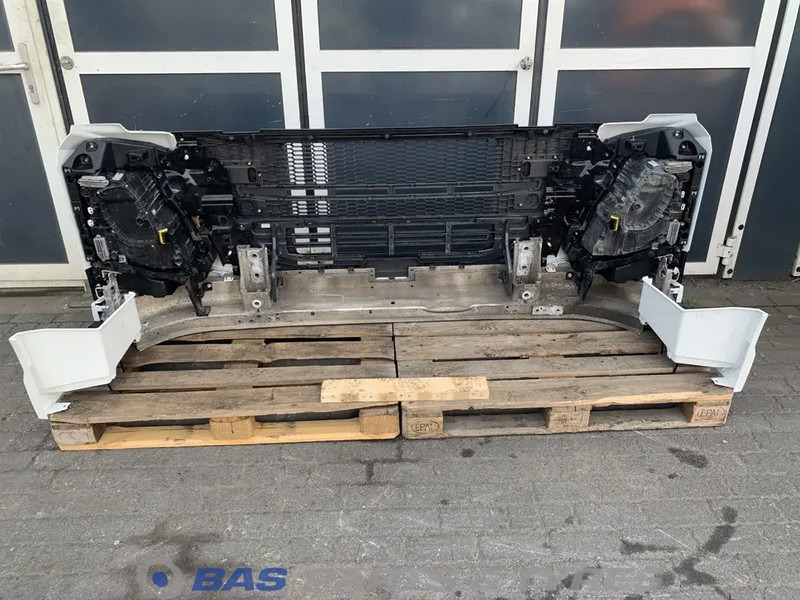 Volvo FM5 - Bumper for Truck: picture 5 Volvo FM5 - Bumper for Truck: picture 5