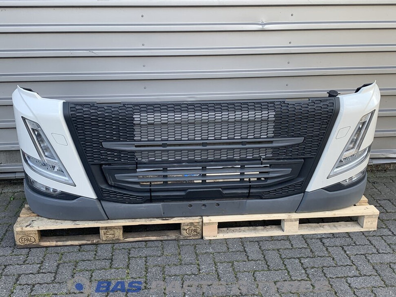 Volvo FM5 - Bumper for Truck: picture 1 Volvo FM5 - Bumper for Truck: picture 1