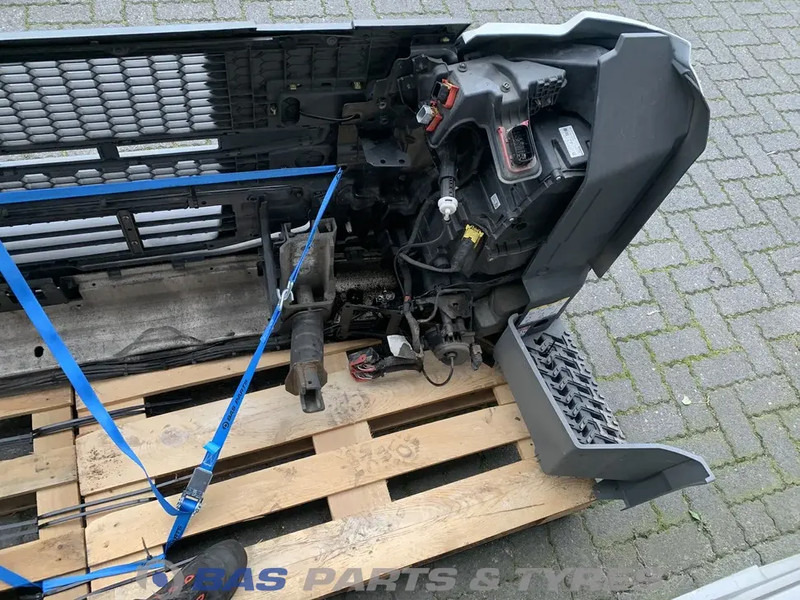 Volvo FM5 - Bumper for Truck: picture 5 Volvo FM5 - Bumper for Truck: picture 5