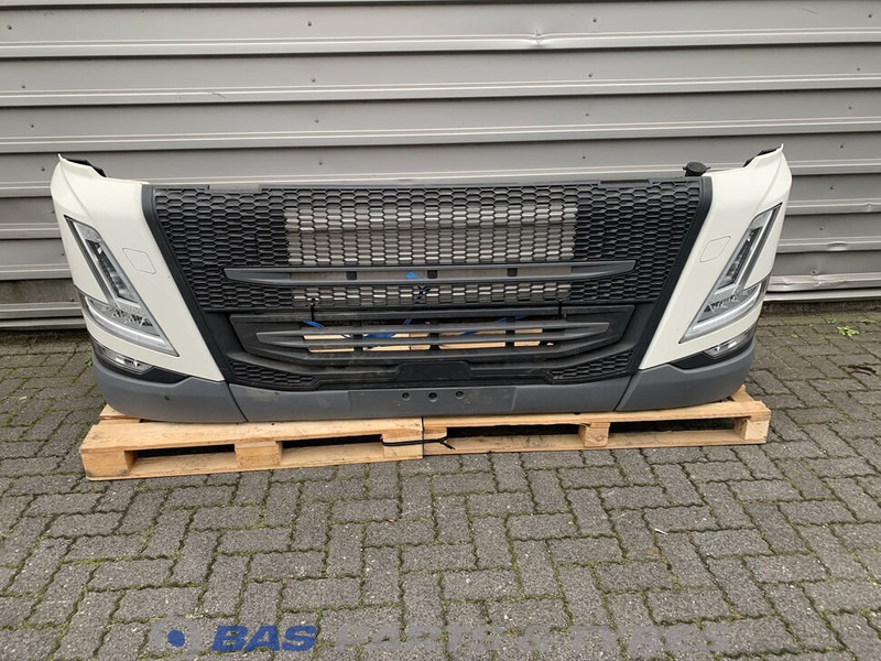 Volvo FM5 - Bumper for Truck: picture 1 Volvo FM5 - Bumper for Truck: picture 1