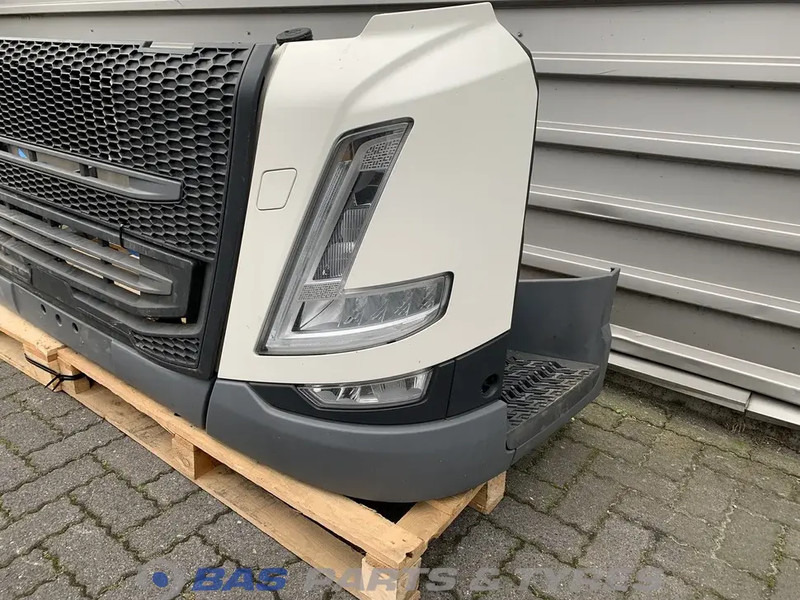 Volvo FM5 - Bumper for Truck: picture 2 Volvo FM5 - Bumper for Truck: picture 2