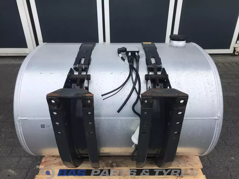 Volvo  - Fuel tank for Truck: picture 3 Volvo  - Fuel tank for Truck: picture 3