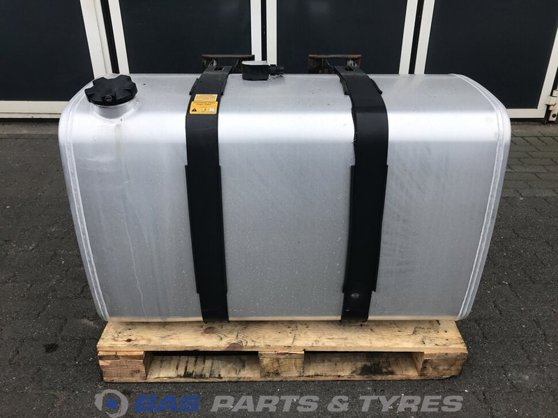 Volvo  - Fuel tank for Truck: picture 1 Volvo  - Fuel tank for Truck: picture 1