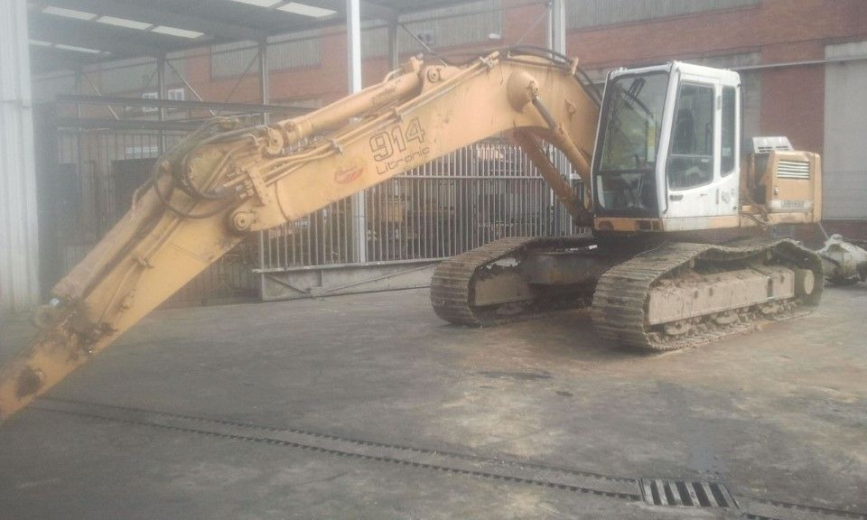LIEBHERR R914LI S/N: 681-8569 (2001) Y S/N: 6406265 (1999) - Crawler excavator: picture 1 LIEBHERR R914LI S/N: 681-8569 (2001) Y S/N: 6406265 (1999) - Crawler excavator: picture 1