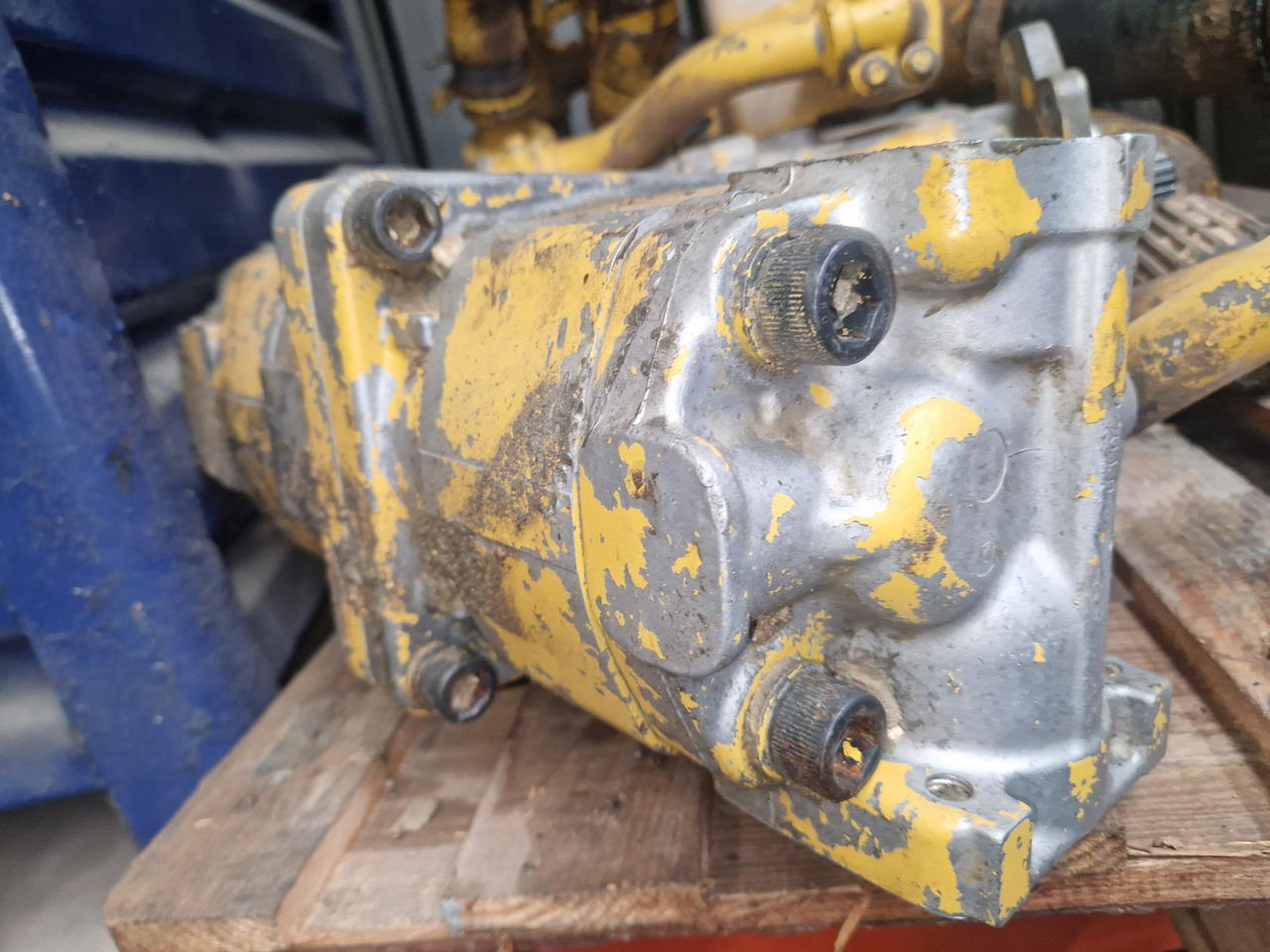 KOMATSU HD 465.3 - Spare parts for Construction machinery: picture 4 KOMATSU HD 465.3 - Spare parts for Construction machinery: picture 4