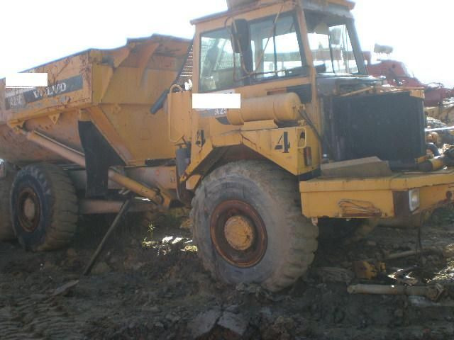 VOLVO A25C S/N: 12019 (1998) Y S/N: 12026 (1999) - Articulated dumper: picture 1 VOLVO A25C S/N: 12019 (1998) Y S/N: 12026 (1999) - Articulated dumper: picture 1