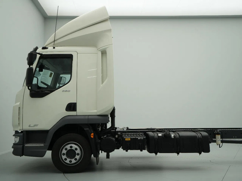 DAF LF 260 FA 12T CHASSIS SLEEPING CAB 610WB NEW - Cab chassis truck: picture 4 DAF LF 260 FA 12T CHASSIS SLEEPING CAB 610WB NEW - Cab chassis truck: picture 4