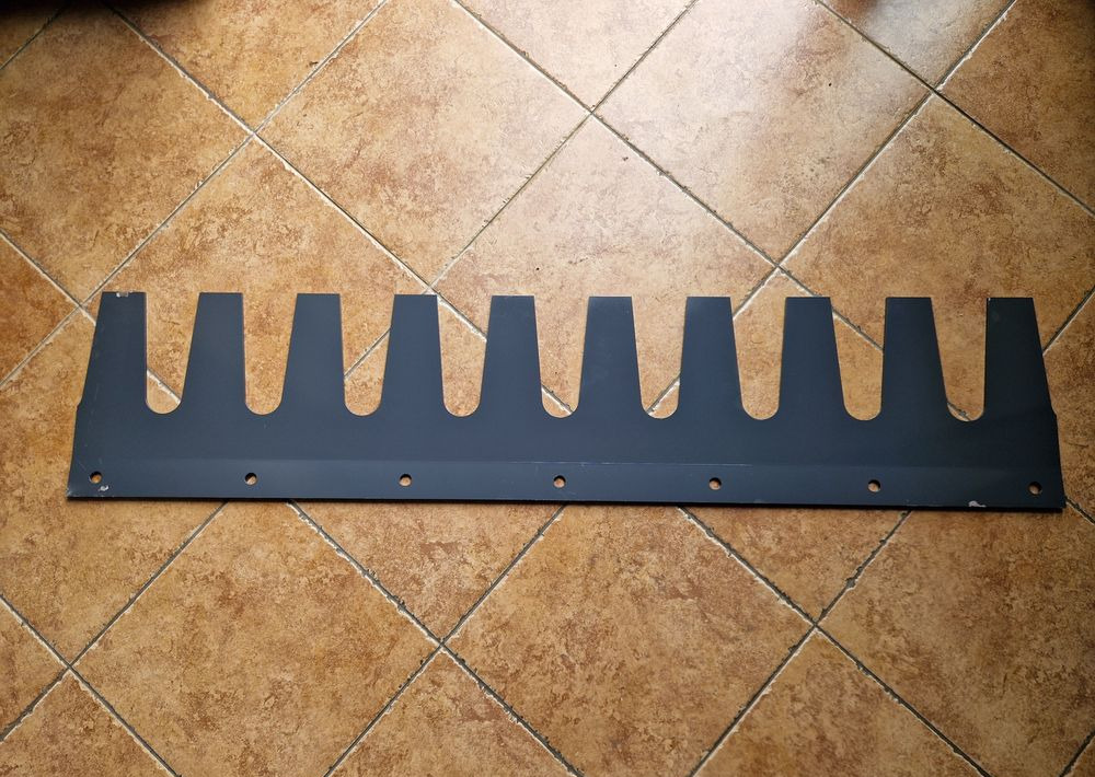 Wyposażenie Claas 5 klawiszowe 2023 Grzebień klepiska - kukurydza Claas Dominator Mega Medion Tucano - Attachment: picture 1 Wyposażenie Claas 5 klawiszowe 2023 Grzebień klepiska - kukurydza Claas Dominator Mega Medion Tucano - Attachment: picture 1