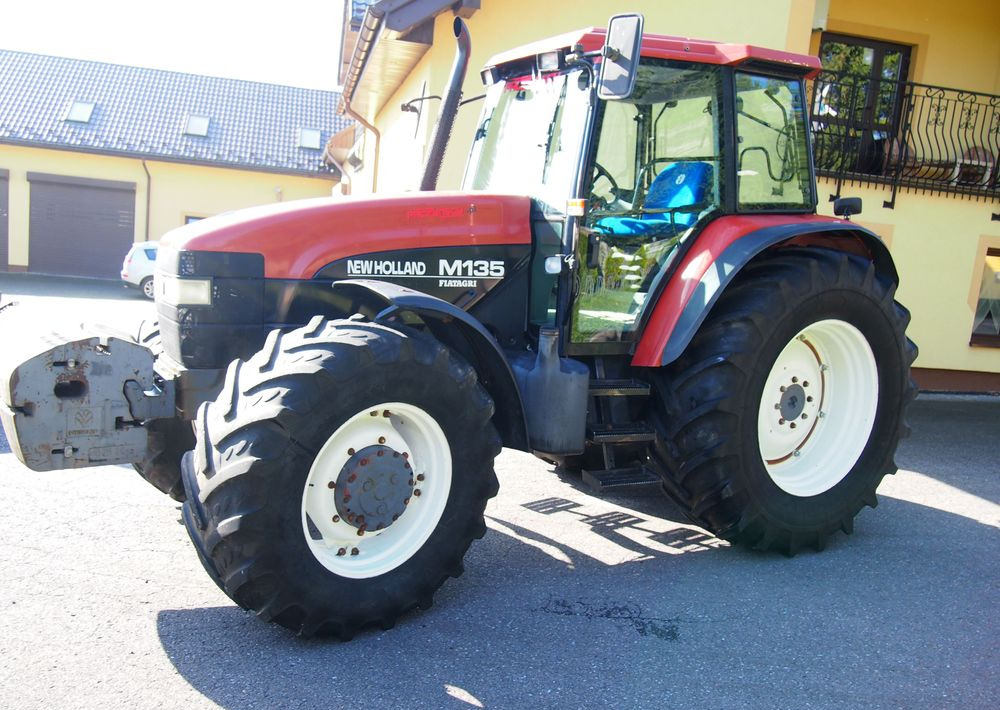 Ciągnik New Holland NH M 135 1998 NEW HOLLAND TM M135 - Farm tractor: picture 5 Ciągnik New Holland NH M 135 1998 NEW HOLLAND TM M135 - Farm tractor: picture 5