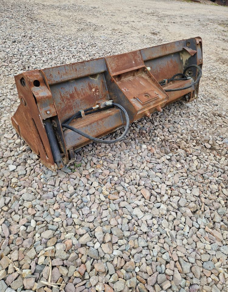 Koparka kołowa Mecalac MECALAC 4w1 lub 3w1 2012 Łyżka 4w1 Mecalac 10, 12 - Excavator bucket for Construction machinery: picture 1 Koparka kołowa Mecalac MECALAC 4w1 lub 3w1 2012 Łyżka 4w1 Mecalac 10, 12 - Excavator bucket for Construction machinery: picture 1