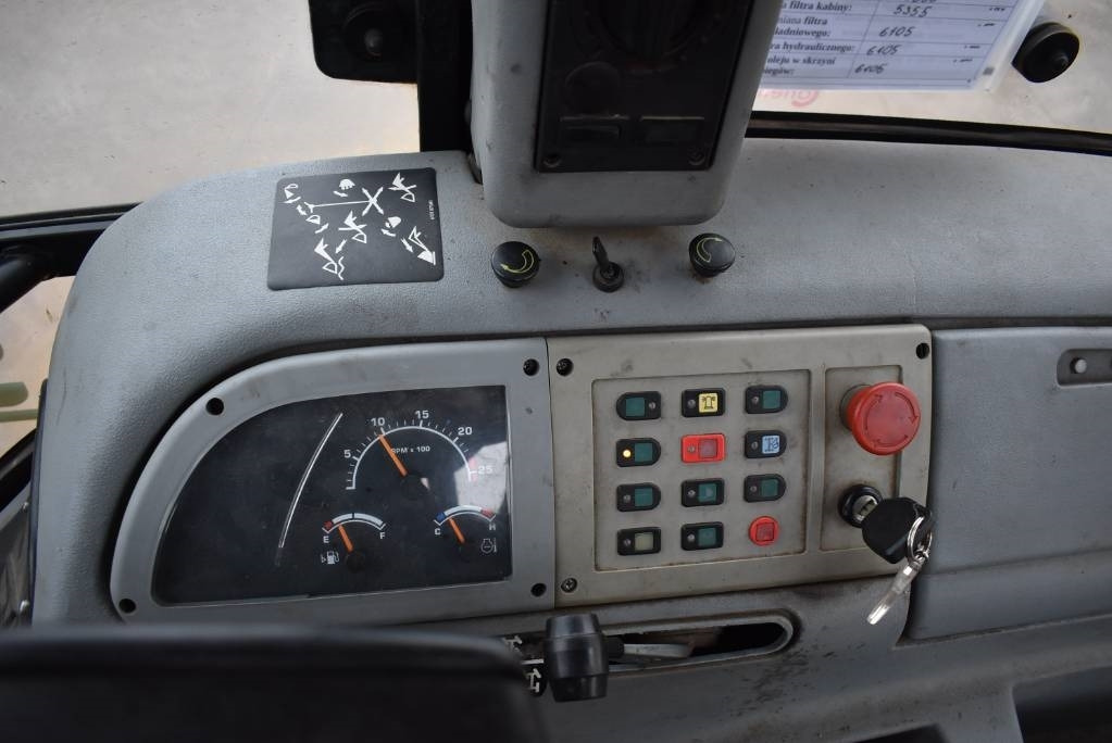 Backhoe loader Fermec 965: picture 12