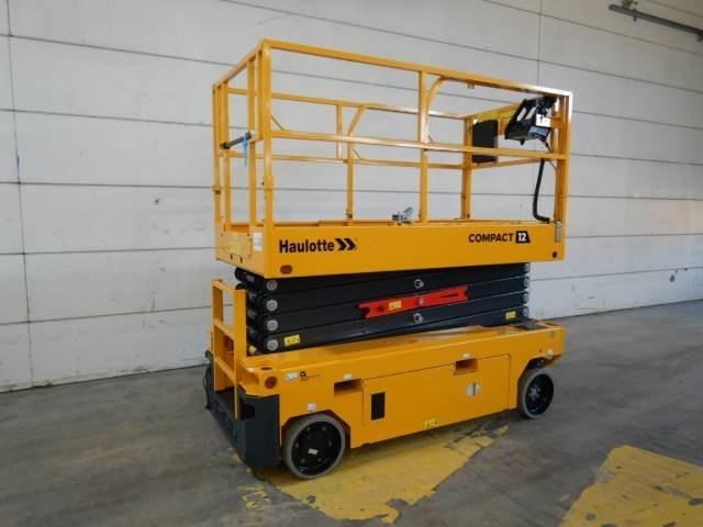 Haulotte Compact 12 AE - Scissor lift: picture 2 Haulotte Compact 12 AE - Scissor lift: picture 2