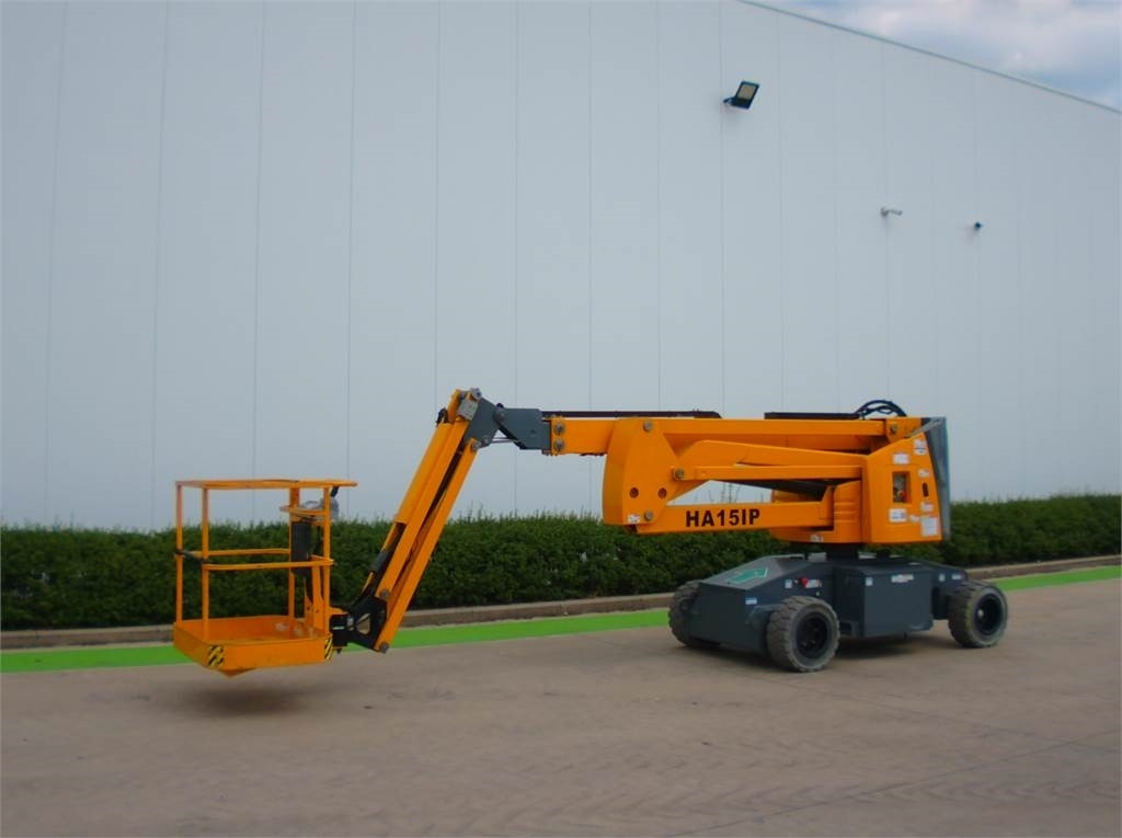 Haulotte HA15IP - Articulated boom: picture 2 Haulotte HA15IP - Articulated boom: picture 2