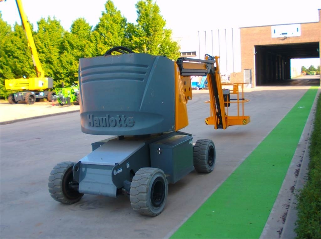 Haulotte HA15IP - Articulated boom: picture 4 Haulotte HA15IP - Articulated boom: picture 4