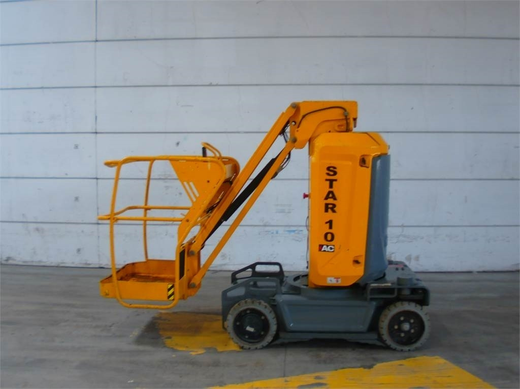 Haulotte STAR 10 - Vertical mast lift: picture 1 Haulotte STAR 10 - Vertical mast lift: picture 1