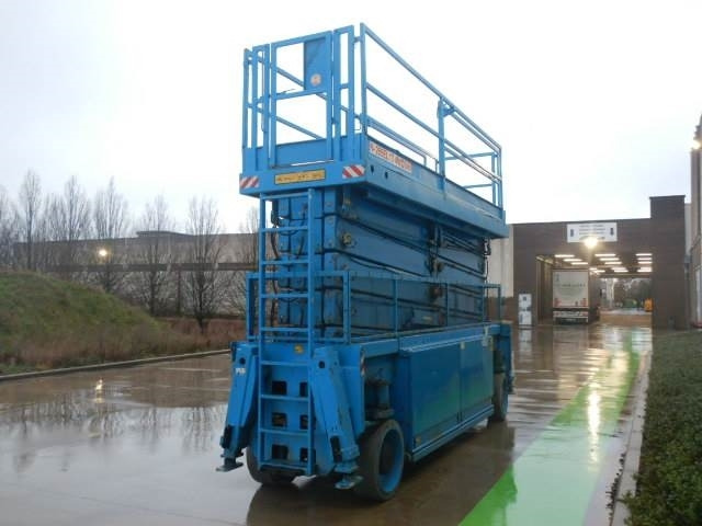 Holland Lift N-265EL13 4WDS/N  - Scissor lift: picture 4 Holland Lift N-265EL13 4WDS/N  - Scissor lift: picture 4