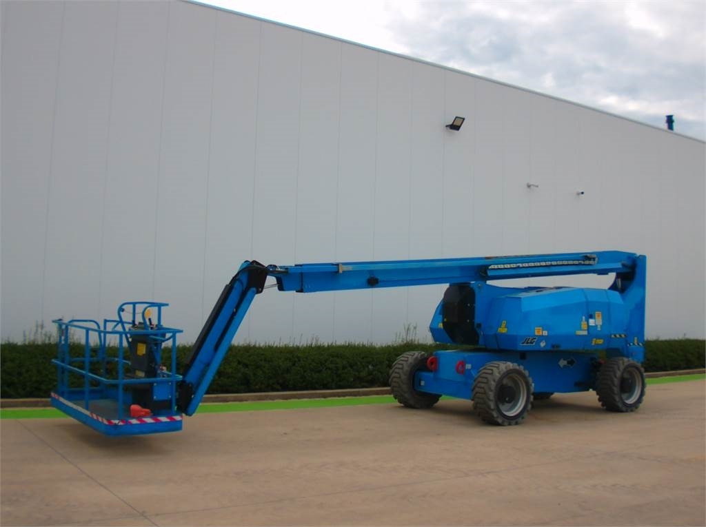 JLG H800AJ - Articulated boom: picture 2 JLG H800AJ - Articulated boom: picture 2