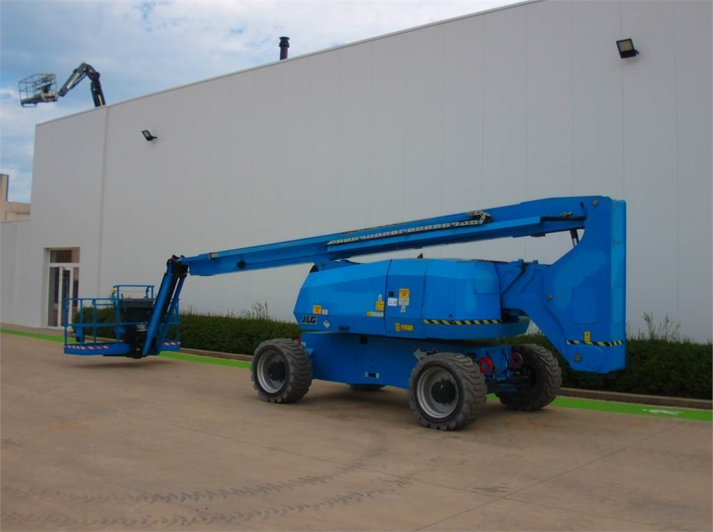 JLG H800AJ - Articulated boom: picture 3 JLG H800AJ - Articulated boom: picture 3