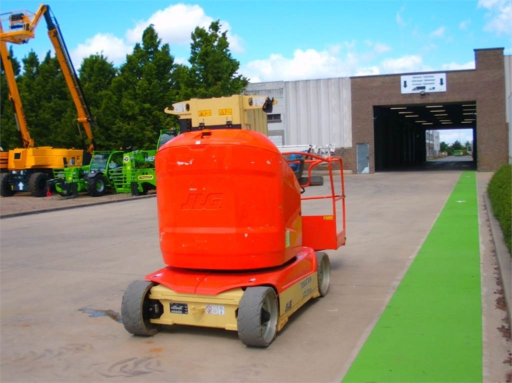 JLG Toucan 12E+ - Vertical mast lift: picture 4 JLG Toucan 12E+ - Vertical mast lift: picture 4