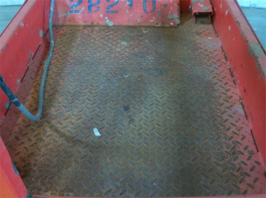 Vertical mast lift SkyJack SJ16: picture 11