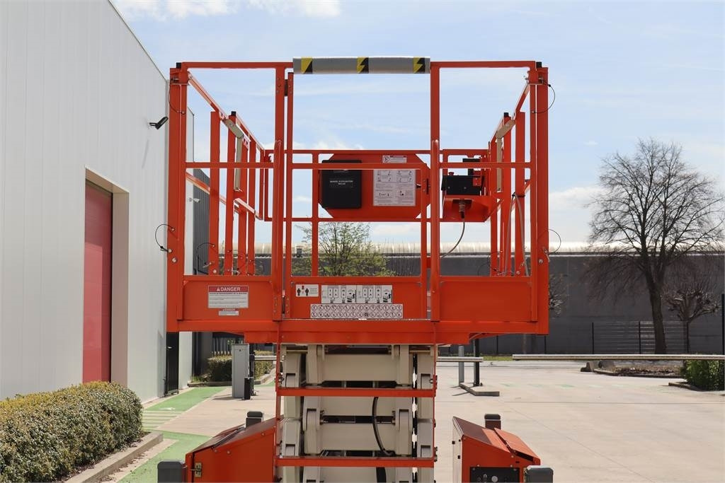 Scissor lift Snorkel S3970RTE: picture 10