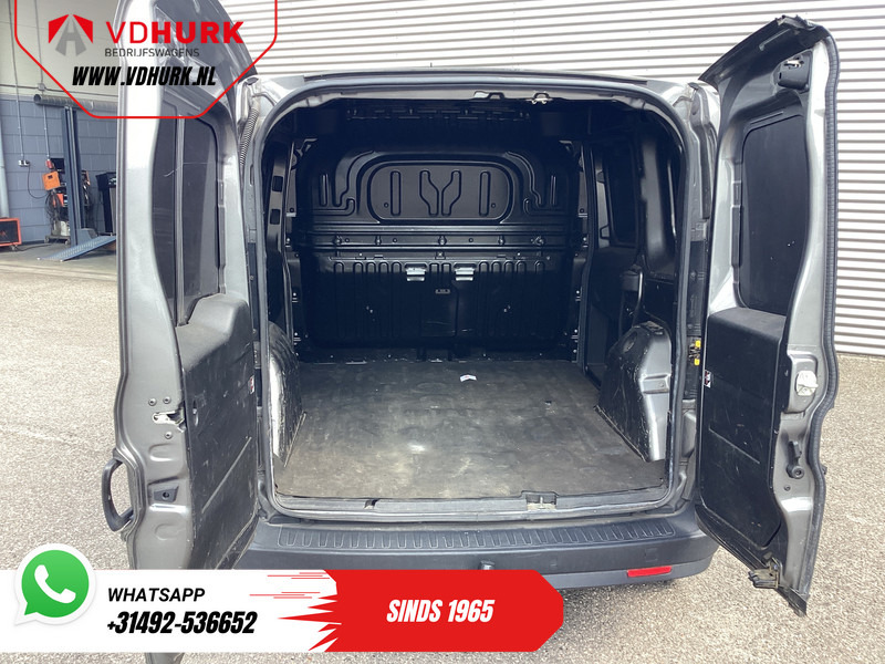 Fiat Dobló Cargo 1.6 MJ 105 pk 3Pers./ Airco/ Cruise/ Navi/ Trekhaak - Small van: picture 5 Fiat Dobló Cargo 1.6 MJ 105 pk 3Pers./ Airco/ Cruise/ Navi/ Trekhaak - Small van: picture 5