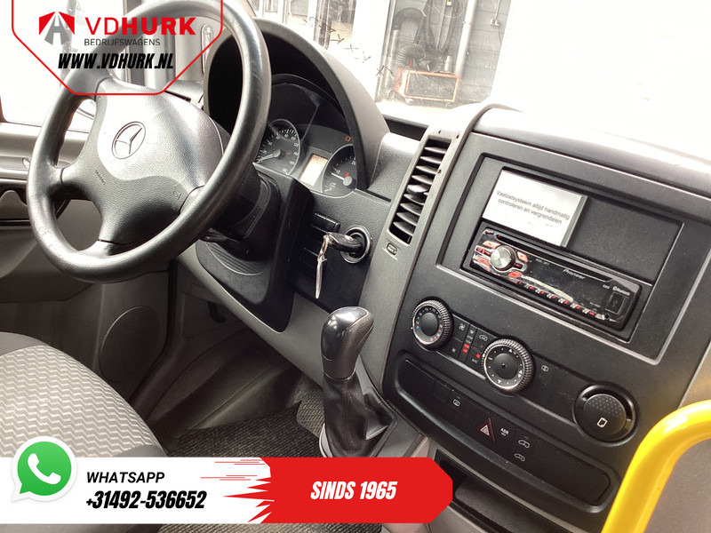 Mercedes-Benz Sprinter 313 2.2 CDI Aut. L2H2 €11.132 Incl. BTW BPM VRIJ! Combi/ 9 Persoons/ Kombi/ 9P/ Airco/ Rolstoellift - Minibus, Passenger van: picture 3 Mercedes-Benz Sprinter 313 2.2 CDI Aut. L2H2 €11.132 Incl. BTW BPM VRIJ! Combi/ 9 Persoons/ Kombi/ 9P/ Airco/ Rolstoellift - Minibus, Passenger van: picture 3