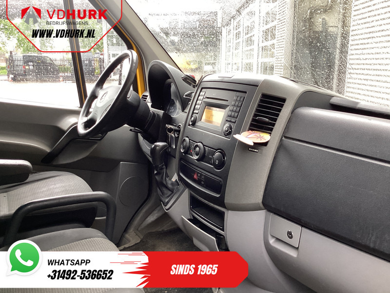 Mercedes-Benz Sprinter 316 2.2 CDI Aut. L2H2 EXPORT ONLY 3.5T Trekgewicht / Airco/ Cruise/ Trekhaak - Panel van: picture 3 Mercedes-Benz Sprinter 316 2.2 CDI Aut. L2H2 EXPORT ONLY 3.5T Trekgewicht / Airco/ Cruise/ Trekhaak - Panel van: picture 3
