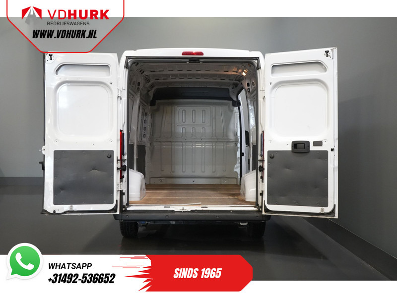 Peugeot Boxer 2.2 HDi 120 pk L2H2 BPM VRIJ! 2.5t Trekverm./ Navi/ PDC/ Cruise/ Airco - Small van: picture 5 Peugeot Boxer 2.2 HDi 120 pk L2H2 BPM VRIJ! 2.5t Trekverm./ Navi/ PDC/ Cruise/ Airco - Small van: picture 5