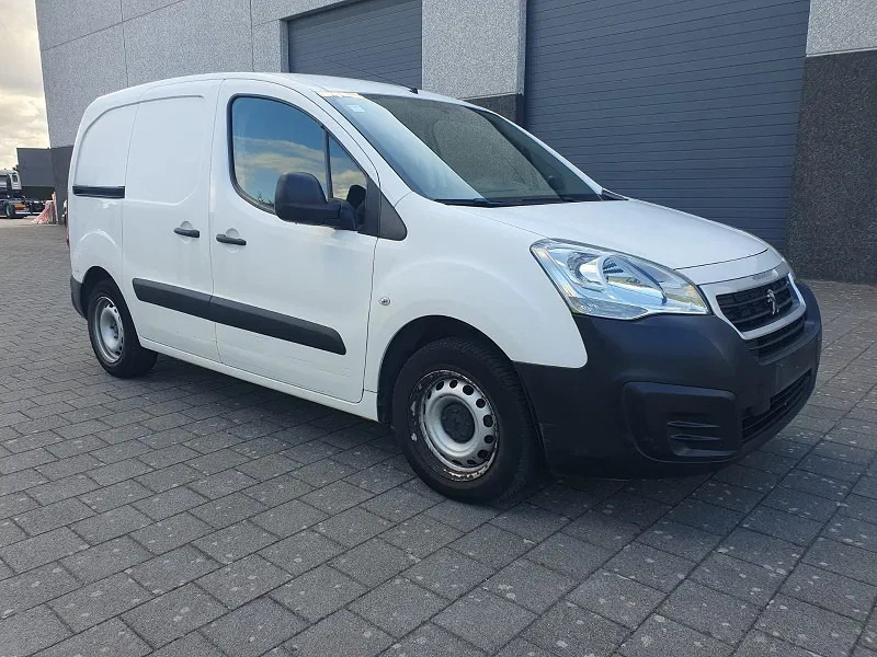 Agricultural machinery Peugeot Partner: picture 1