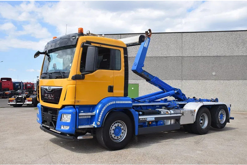 MAN TGS 26.420 - Hook lift truck: picture 1 MAN TGS 26.420 - Hook lift truck: picture 1