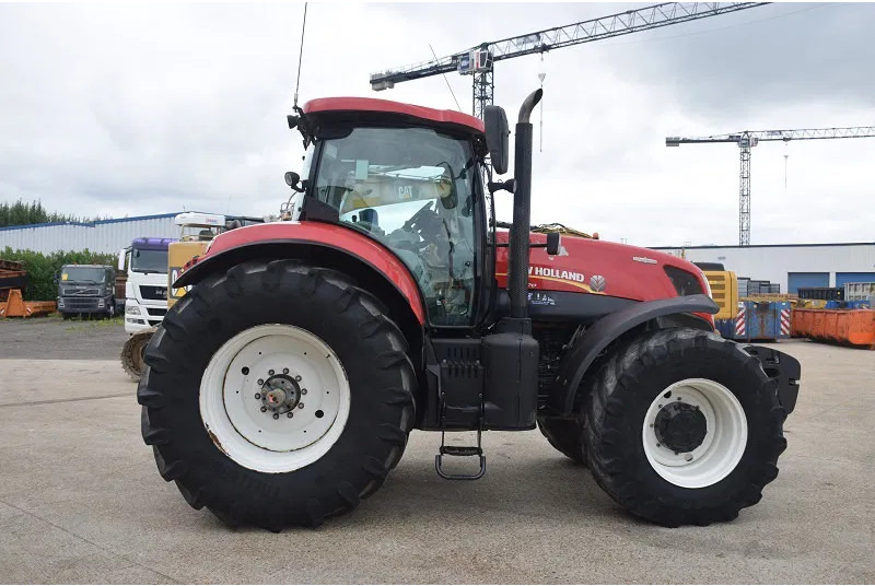 New Holland T7.270 4WD SA T7.270 4WD SA - Farm tractor: picture 5 New Holland T7.270 4WD SA T7.270 4WD SA - Farm tractor: picture 5