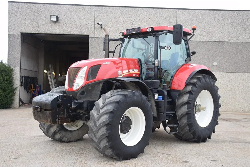 New Holland T7.270 4WD SA T7.270 4WD SA - Farm tractor: picture 1 New Holland T7.270 4WD SA T7.270 4WD SA - Farm tractor: picture 1