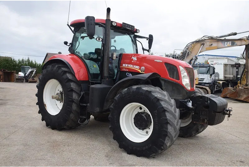 New Holland T7.270 4WD SA T7.270 4WD SA - Farm tractor: picture 3 New Holland T7.270 4WD SA T7.270 4WD SA - Farm tractor: picture 3