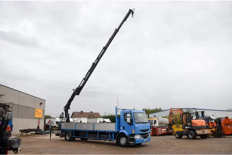 Renault DCi 220 - Crane truck: picture 4 Renault DCi 220 - Crane truck: picture 4
