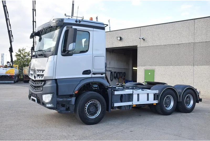 Mercedes-Benz Arocs 3345 - Tractor unit: picture 3 Mercedes-Benz Arocs 3345 - Tractor unit: picture 3