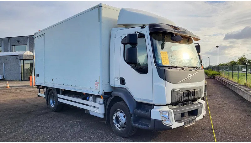 Box truck Volvo FL 250: picture 1