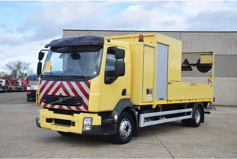 Volvo FL 250 - Dropside/ Flatbed truck: picture 2 Volvo FL 250 - Dropside/ Flatbed truck: picture 2