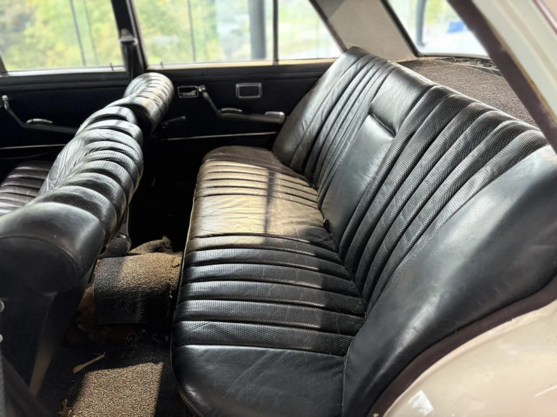 Mercedes-Benz 280SE *OldTimer*Automaat*LerenZetels*Schuifdak* - Car: picture 4 Mercedes-Benz 280SE *OldTimer*Automaat*LerenZetels*Schuifdak* - Car: picture 4