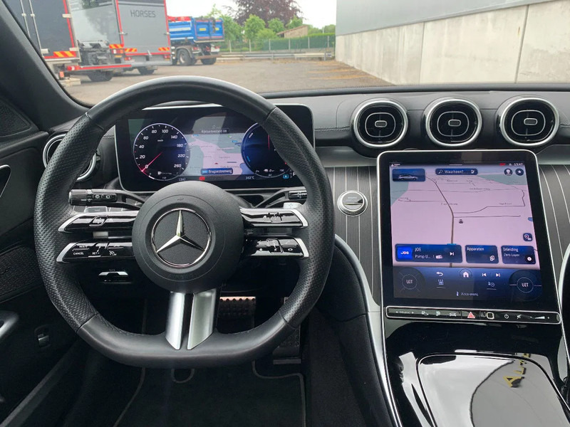 Mercedes-Benz C-Klasse 300*Parktronic*Thermatic*Distronic*Rijstrookassistent*Panoramische dak* - Car: picture 3 Mercedes-Benz C-Klasse 300*Parktronic*Thermatic*Distronic*Rijstrookassistent*Panoramische dak* - Car: picture 3