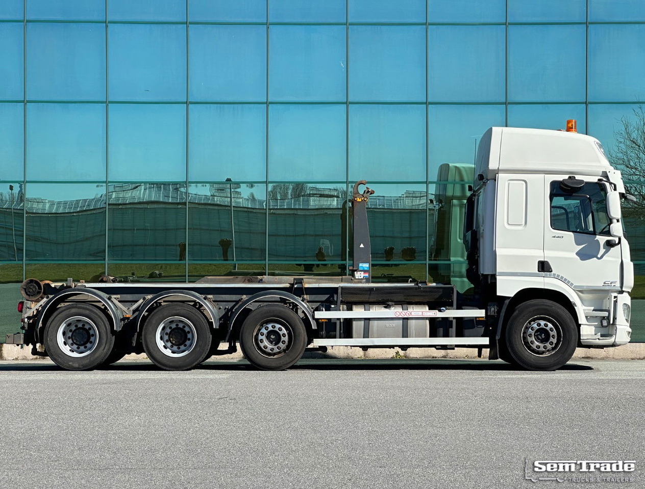DAF CF 440 FAK 8X2 SC 30 TON VDL Haakarm Systeem Lengte 6600 MM Holland-Truck - Container transporter/ Swap body truck: picture 5 DAF CF 440 FAK 8X2 SC 30 TON VDL Haakarm Systeem Lengte 6600 MM Holland-Truck - Container transporter/ Swap body truck: picture 5