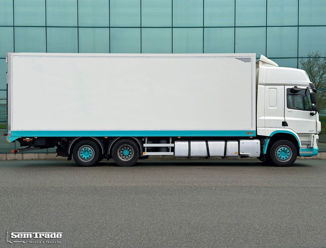 DAF CF 450 SC Heiwo Isolated BOX 875 x 250 x 275 INS. Carrier Cooling 340.000 KM Tail Lift Super Condition NEW APK - TUV - Refrigerator truck: picture 5 DAF CF 450 SC Heiwo Isolated BOX 875 x 250 x 275 INS. Carrier Cooling 340.000 KM Tail Lift Super Condition NEW APK - TUV - Refrigerator truck: picture 5